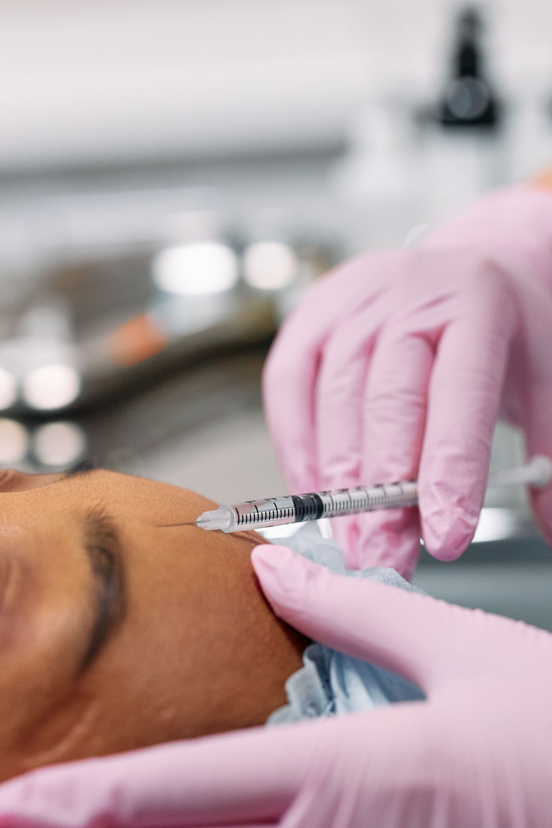 Alternative au botox : 5 solutions non invasives pour la peau après 50 ans